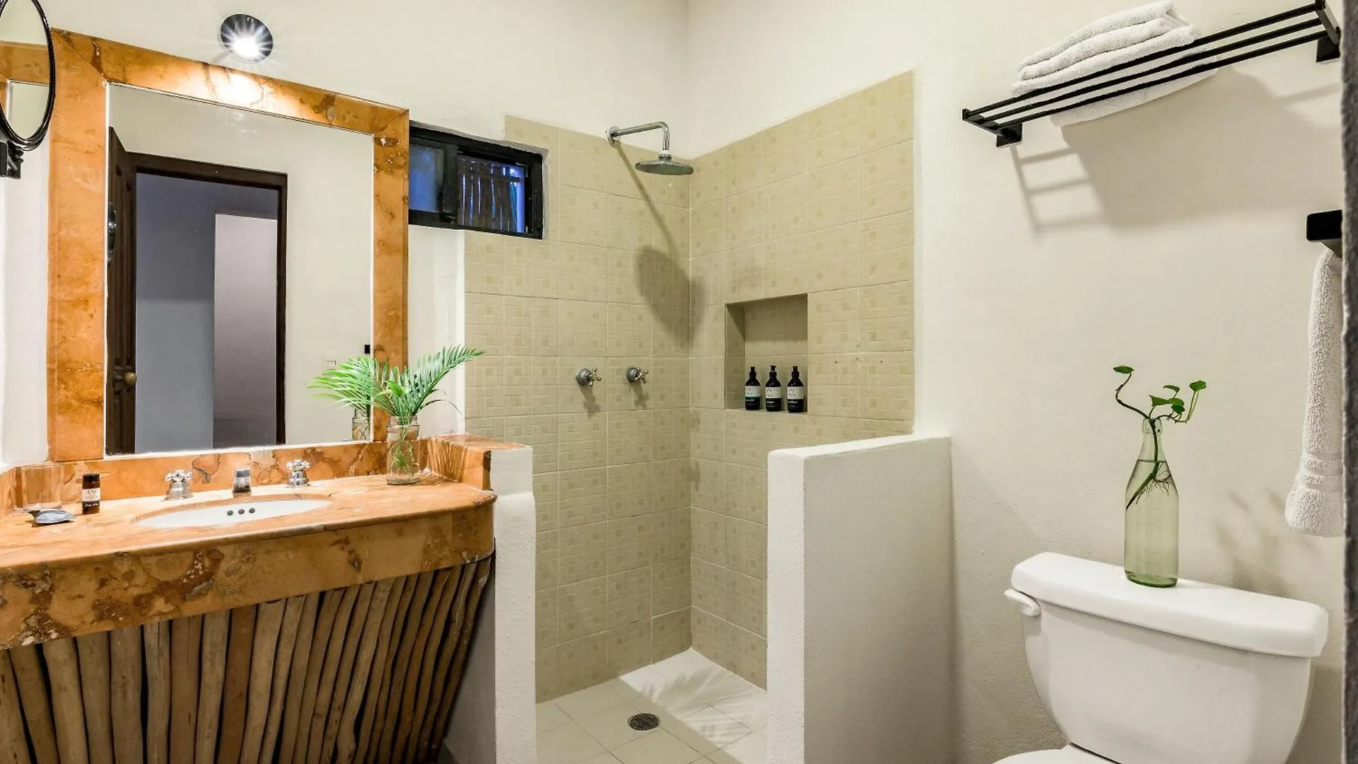 ***  Hotel Banana Boutique & Spa - 5Th Av Playa Del Carmen Meksika